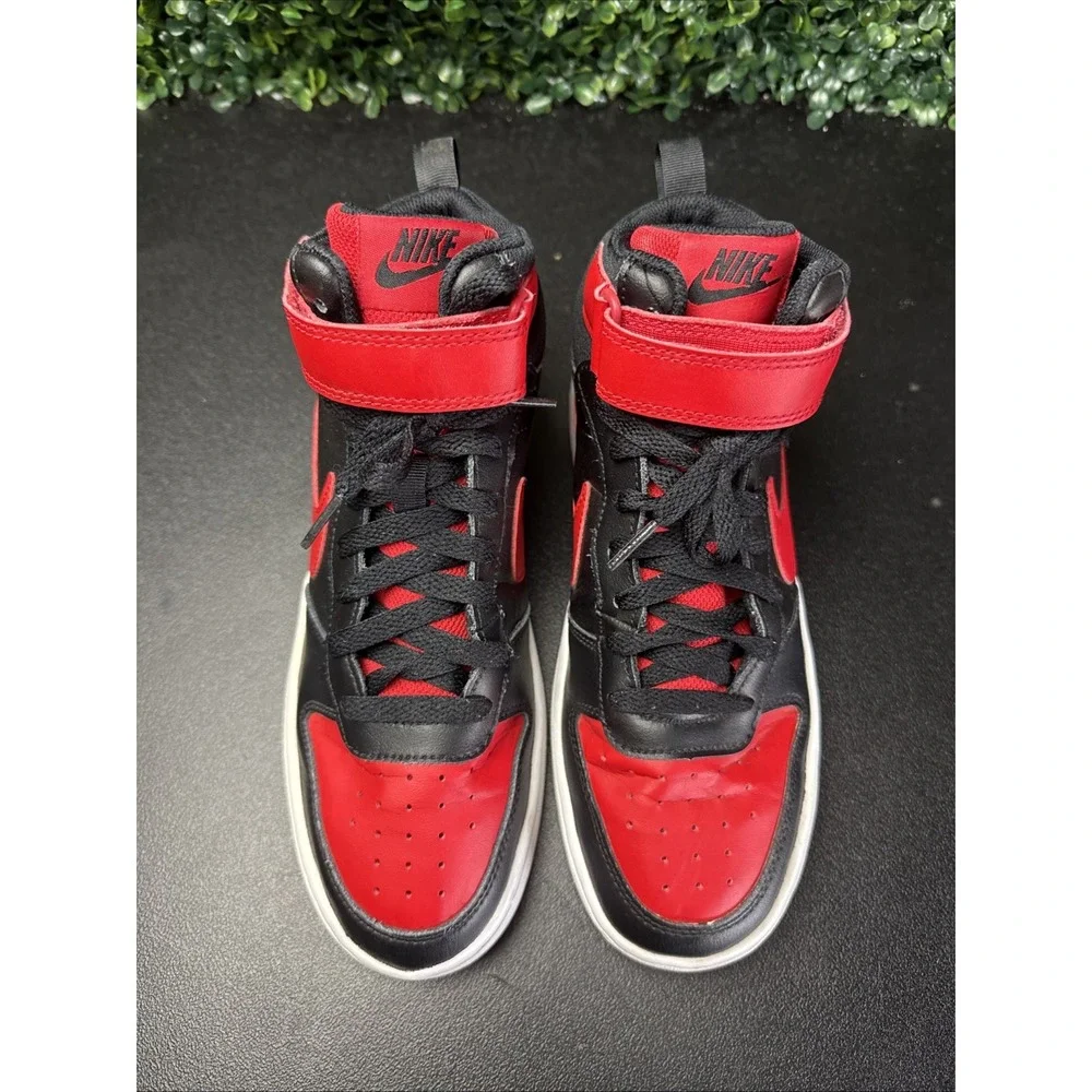 Nike boys court